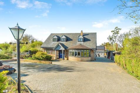 5 bedroom detached house for sale