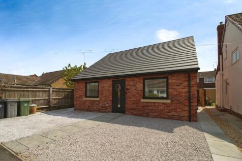 The Grove, Market deeping, PE6 8AW 3 bed detached bungalow for sale