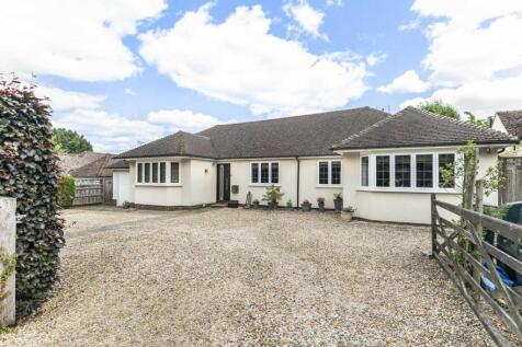4 bedroom detached bungalow for sale