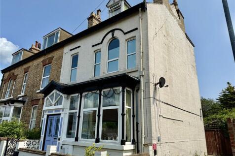 Trinity Avenue, Bridlington, East... 7 bed semi