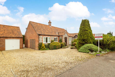 Kestrel Close, Norfolk PE31 3 bed detached bungalow for sale