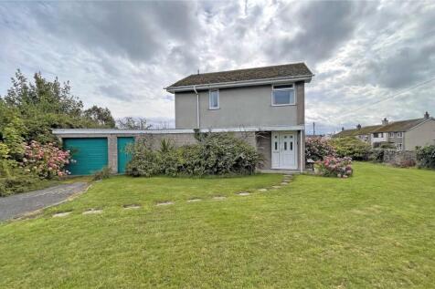 Moelfre, Isle of Anglesey, LL72 3 bed detached house for sale