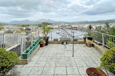 Roche Terrace, Porthmadog, Gwynedd, LL49 4 bed terraced house for sale