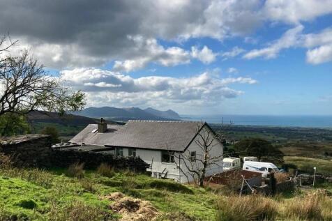 Rhosgadfan, Caernarfon, Gwynedd, LL54 4 bed end of terrace house for sale
