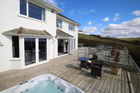 Lower Morannedd, Criccieth, Gwynedd... 5 bed detached house for sale
