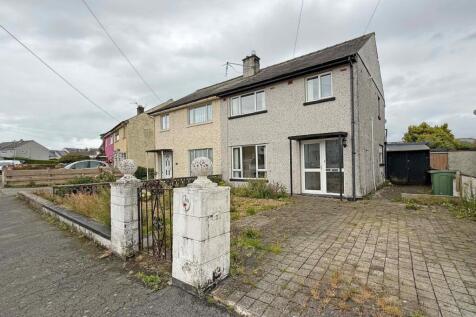 Cae Mur, Caernarfon, Gwynedd, LL55 3 bed semi