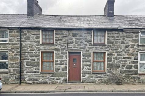 High Street, Blaenau Ffestiniog... 2 bed terraced house for sale