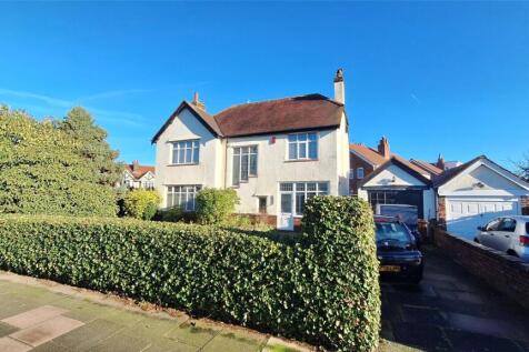 Dunbar Crescent, Southport... 3 bed detached house for sale