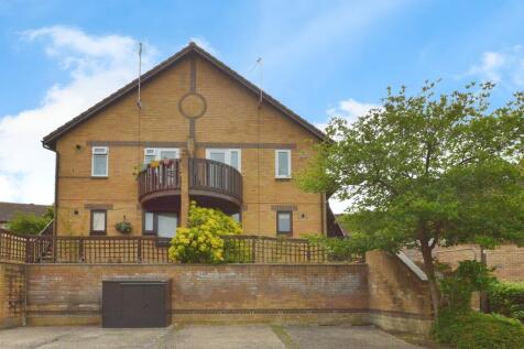 1 bedroom ground floor flat for sale