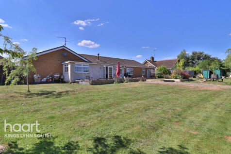 High Road, Tilney Cum Islington 3 bed detached bungalow for sale