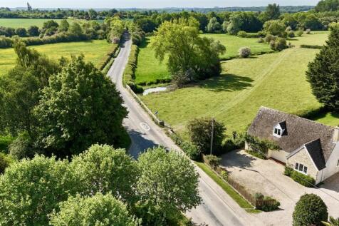 Station Road, Kingham 2 bed detached house for sale