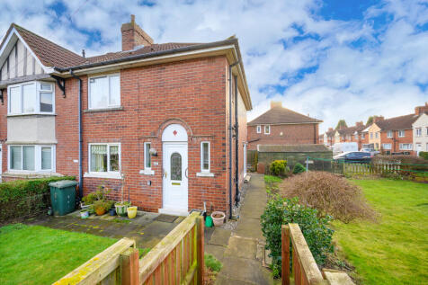 Britannia Road, Leeds, LS27 3 bed terraced house for sale