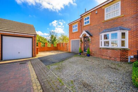 Oakroyd Fold, Leeds, LS27 4 bed townhouse for sale