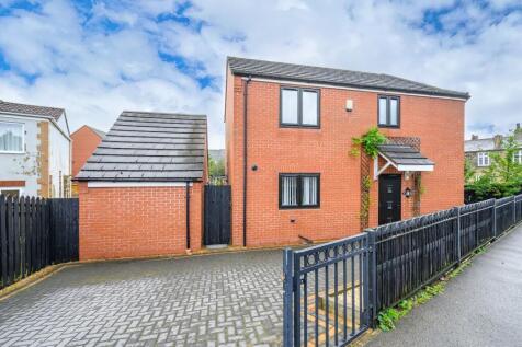 Moor Knoll Gardens, Wakefield, WF3 3 bed semi