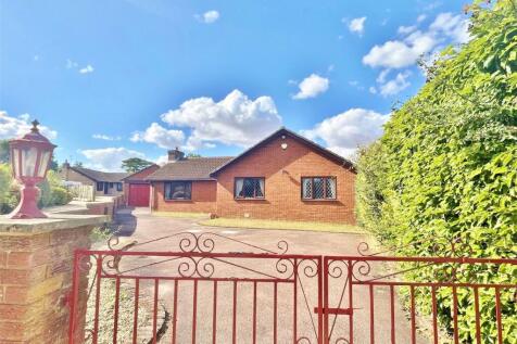St. Michaels Close, Verwood, Dorset... 3 bed bungalow for sale