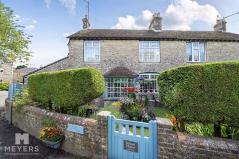 2 bedroom semi-detached house for sale