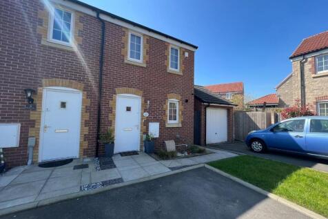 2 bedroom semi-detached house for sale