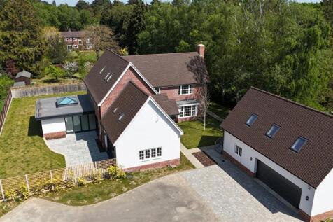 7 bedroom detached house for sale