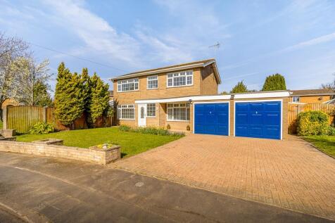 Hatt Close, Moulton 4 bed detached house for sale