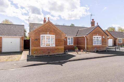 2 bedroom semi-detached bungalow for sale
