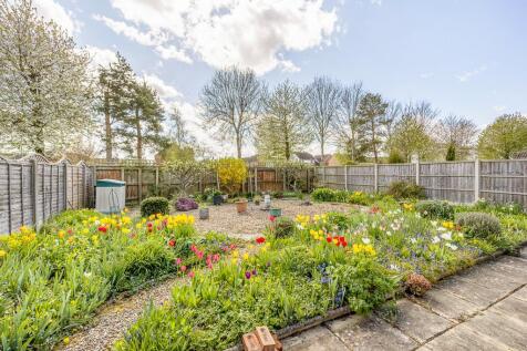 2 bedroom semi-detached bungalow for sale