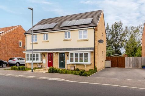 Atherton Gardens, Pinchbeck, Spalding 3 bed semi