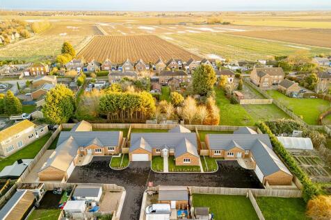 Carmela Close, Weston 4 bed detached house for sale