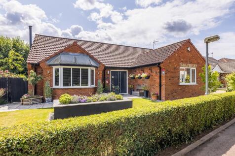 3 bedroom detached bungalow for sale