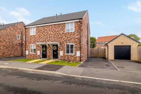 2 bedroom semi-detached house for sale