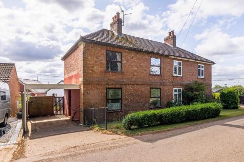2 bedroom semi-detached house for sale