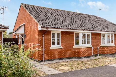 2 bedroom semi-detached bungalow for sale
