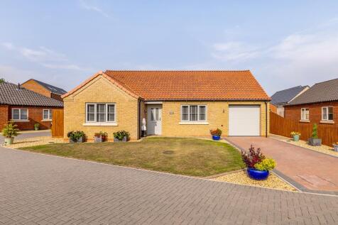 Cedar Close, Quadring 3 bed detached bungalow for sale