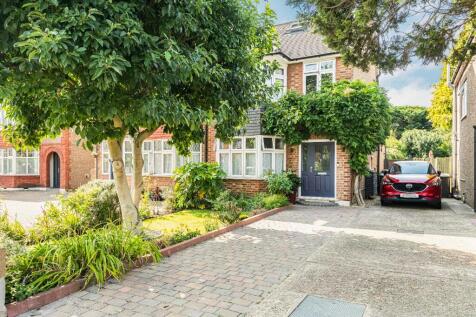 4 bedroom semi-detached house for sale