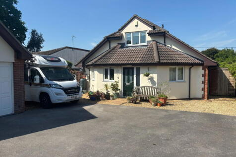 Front Street, Churchill 5 bed detached house for sale