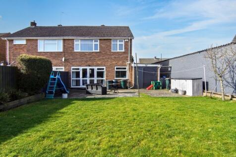3 bedroom semi-detached house for sale