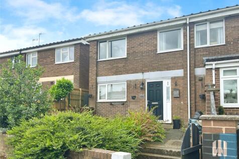Carleton Glen, Pontefract, West... 4 bed semi