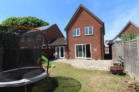 Mylford Close, Bury St. Edmunds IP32 4 bed detached house for sale