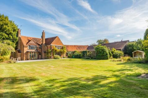 Bellingdon 4 bed character property for sale