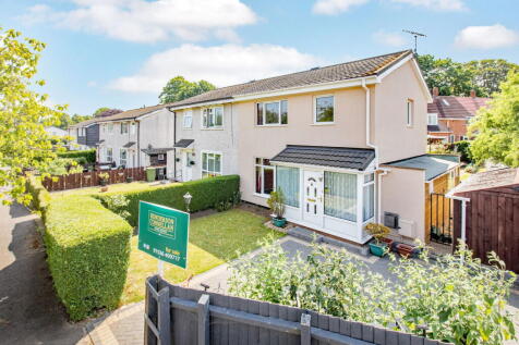 Wharfedale Road, Corby NN17 3 bed semi