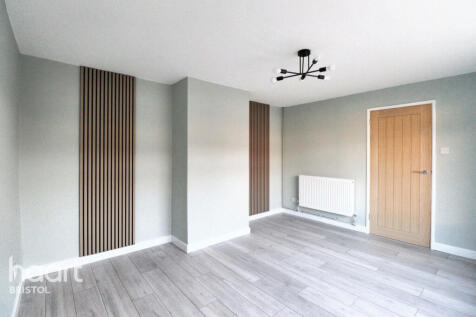Crossley Close, Bristol 3 bed terraced house for sale