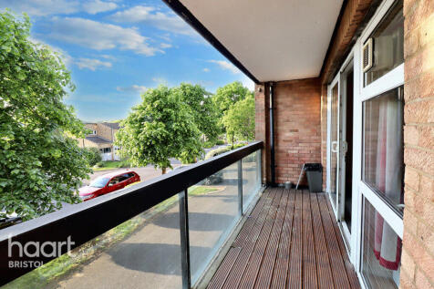 Trendlewood Park, Bristol 2 bed flat for sale