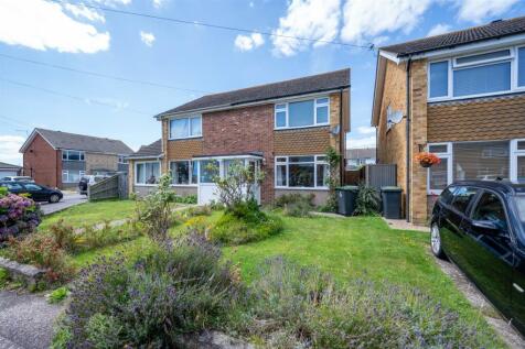 Linden Grove, Hayling Island PO11 2 bed house for sale