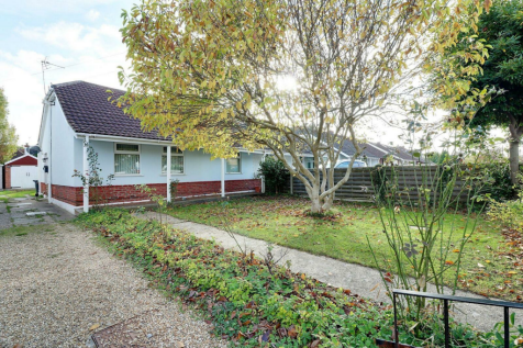 Park Road, Hayling Island PO11 3 bed semi