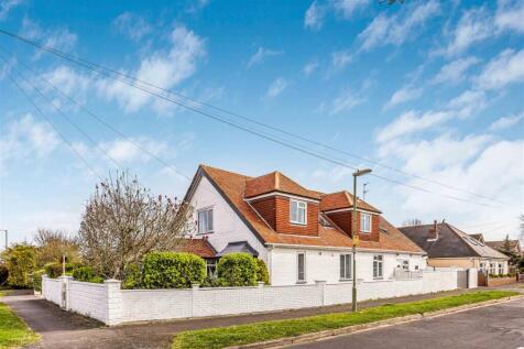 Havant Road, Hayling Island PO11 5 bed detached house for sale