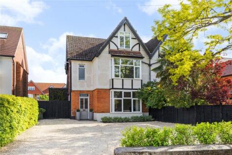 5 bedroom semi-detached house for sale