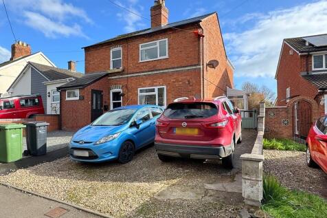 2 bedroom semi-detached house for sale