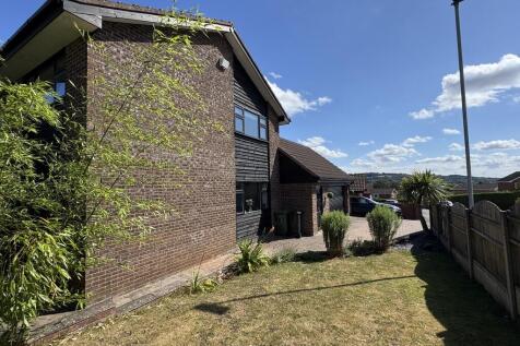 Apple Tree Close, Bromyard 4 bed detached house for sale