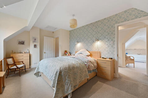 3 bedroom semi-detached bungalow for sale