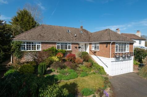 Lees Road, Brabourne Lees 5 bed detached house for sale