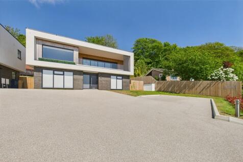 Dover Road, Folkestone 3 bed detached house for sale